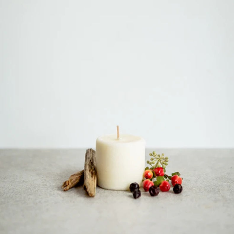 The Holly Petite Candle and Matchsticks